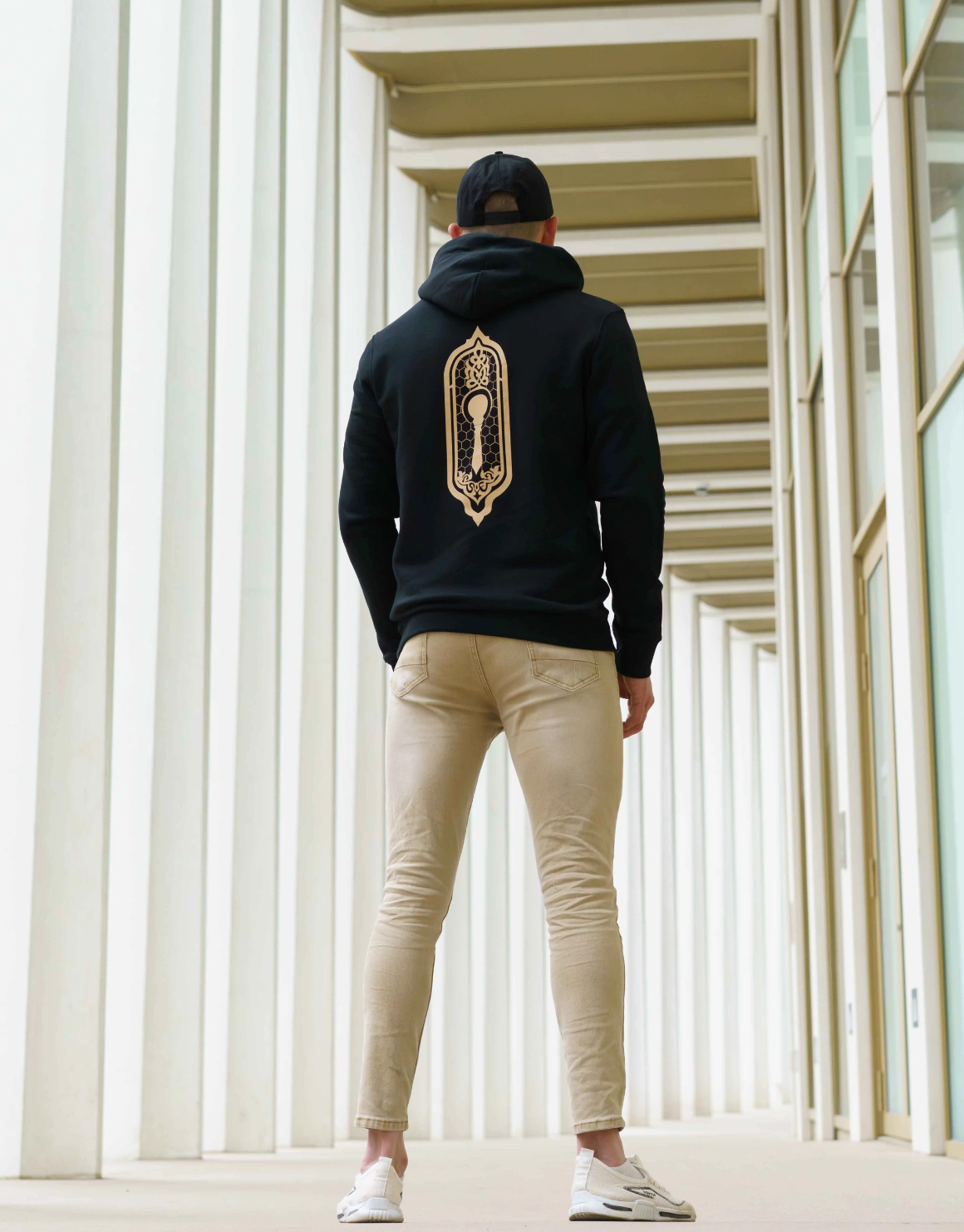 Hoodie Noir "Portes du désert"